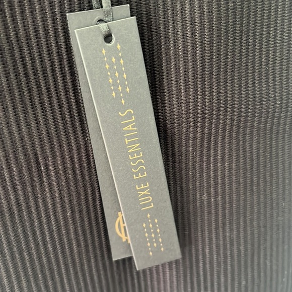 House of Harlow 1960 Crew Neck Cropped Compression Knit Top Size Large - Picture 6 of 7